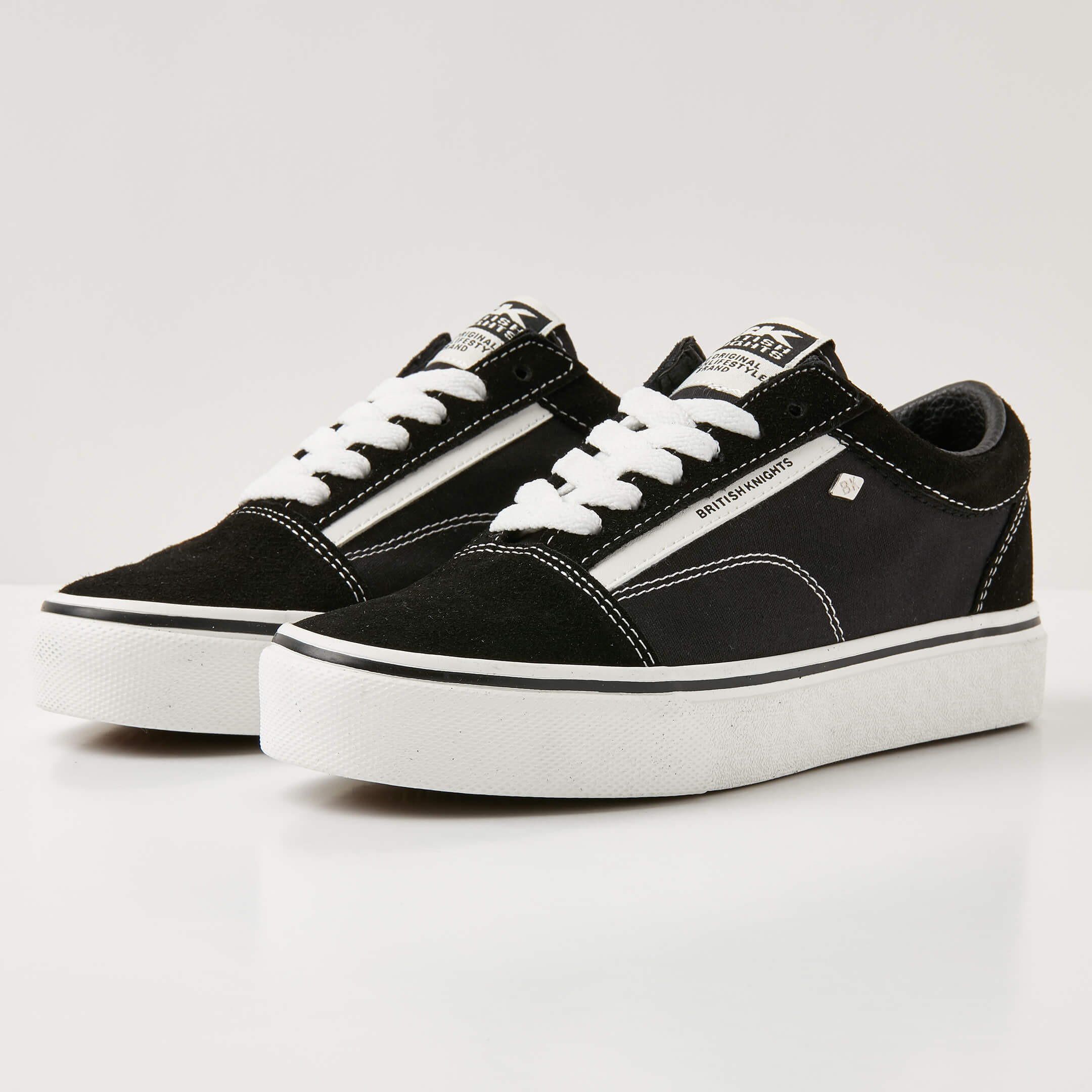 British Knights Sneaker Front view B43-3747-01 MACK PLATFORM LOW-TOP FEMALE British Knights Sneaker Front view B43-3747-01 MACK PLATFORM LOW-TOP FEMALE