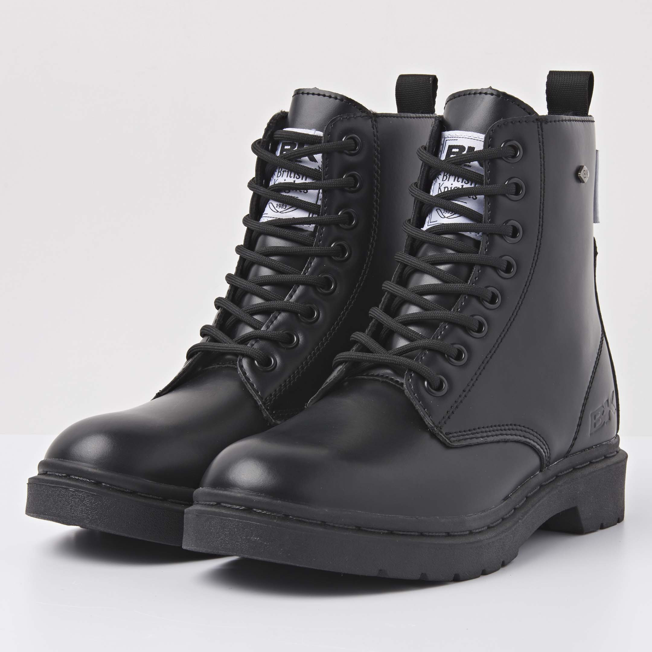 British Knights Sneaker Front view  B46-3601-02 BLAKE HIGH-TOP FEMALE