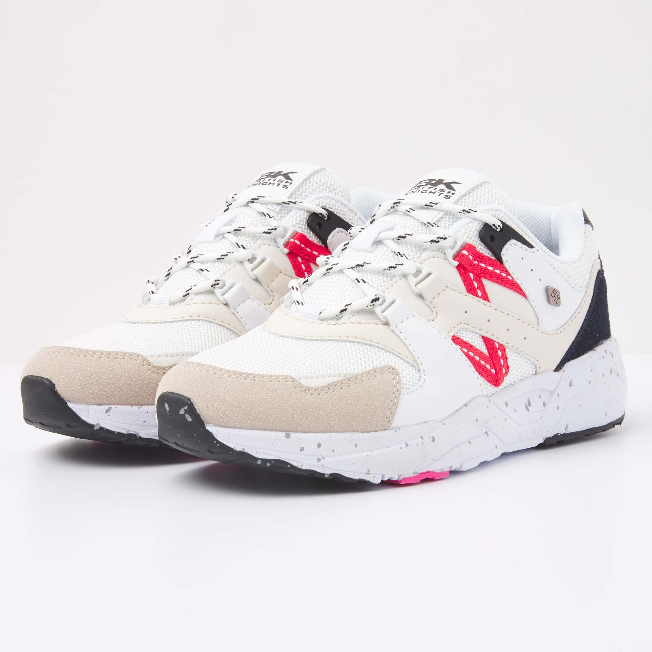 British Knights Sneaker Front view  B50-3613-03 TAIGA LOW-TOP FEMALE