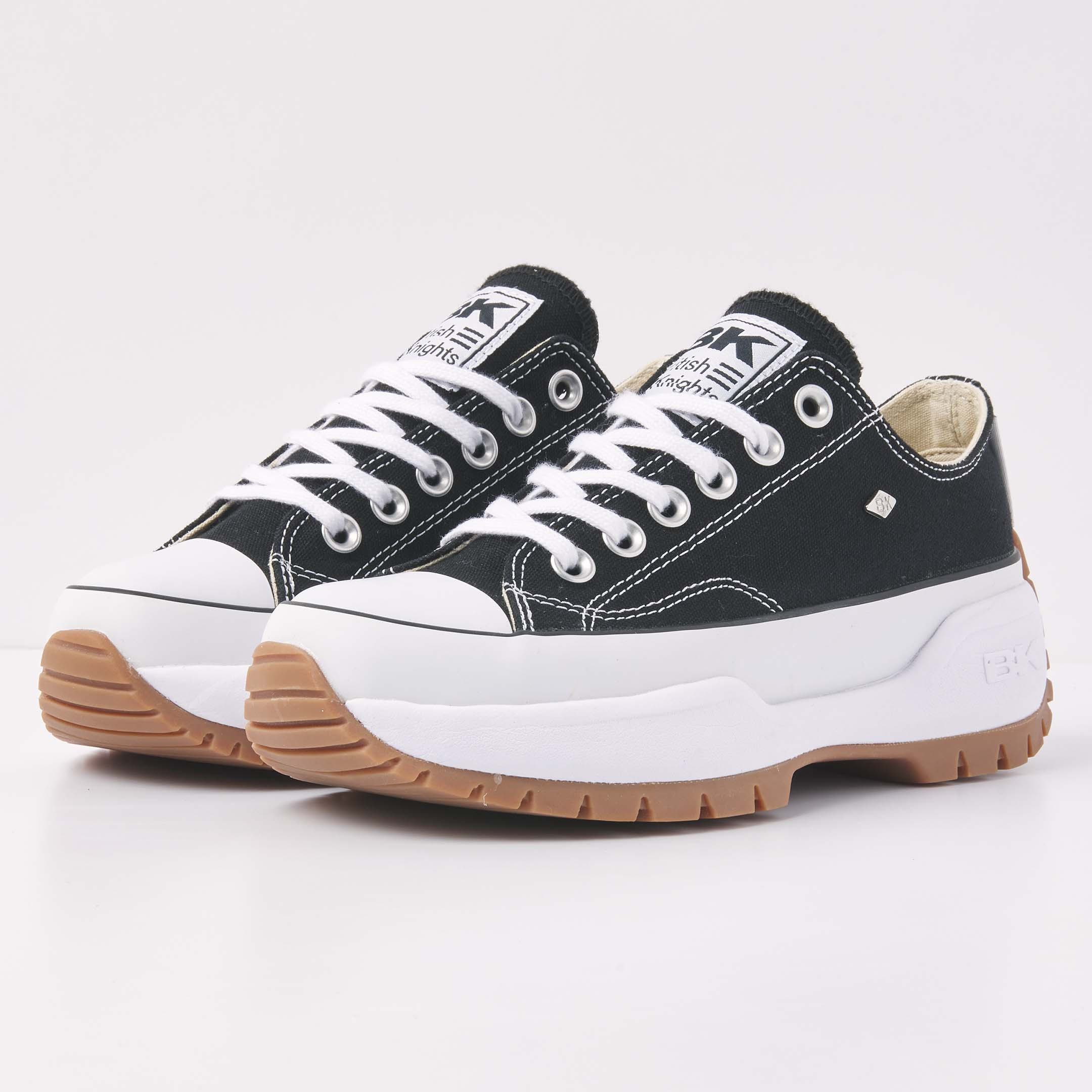 British Knights Sneaker Front view  B50-3717-02 KAYA LOW FLY LOW-TOP FEMALE
