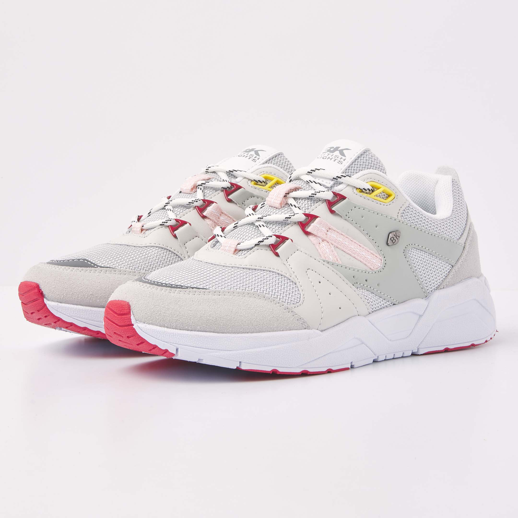 British Knights Sneaker Front view  B51-3610-01 RAVEL LOW-TOP FEMALE