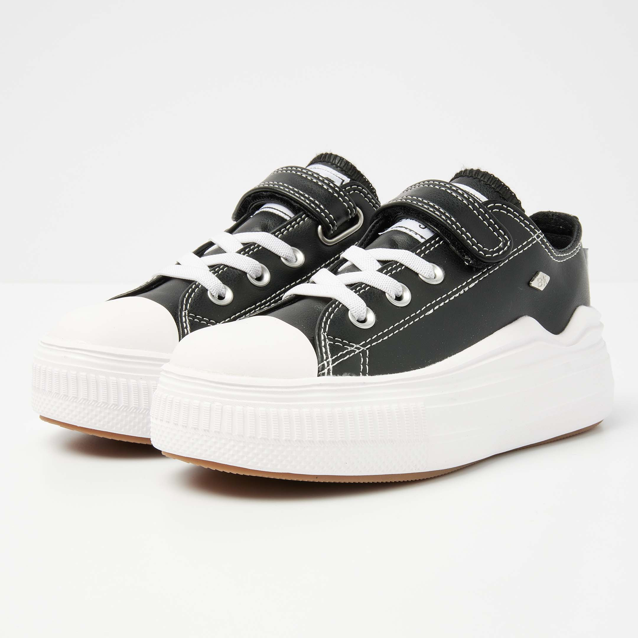 British Knights Sneaker Front view B51-3733C-01 KAYA FLOW LOW LOW-TOP FEMALE British Knights Sneaker Front view B51-3733C-01 KAYA FLOW LOW LOW-TOP FEMALE