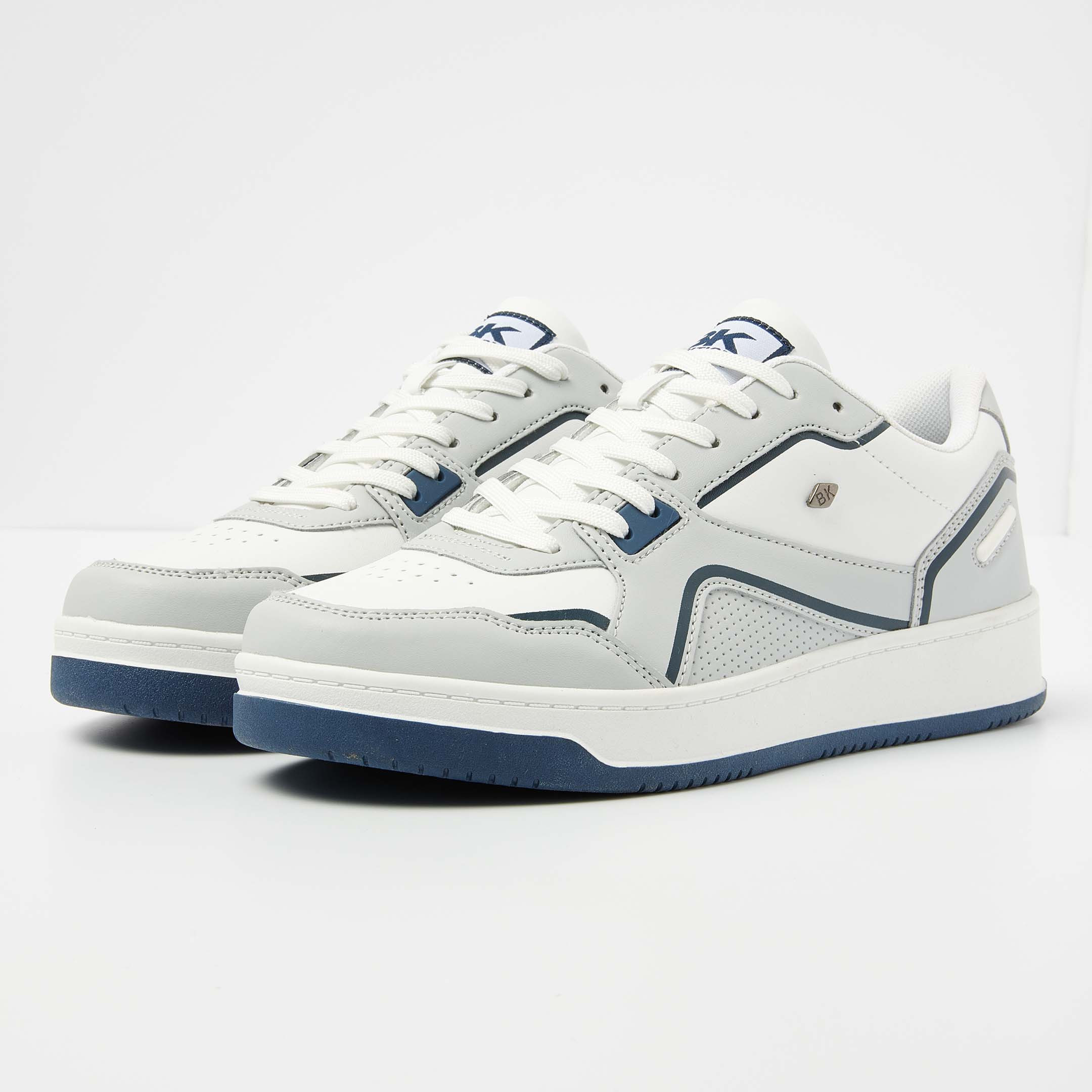 British Knights Sneaker Front view B53-3602-01 HYDRUS LOW-TOP MALE British Knights Sneaker Front view B53-3602-01 HYDRUS LOW-TOP MALE