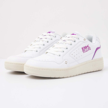  ALT Front view  B49-3620-06 JURA LOW-TOP FEMALE