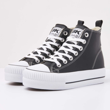  ALT Front view  B49-3736-02 KAYA MID HIGH-TOP FEMALE