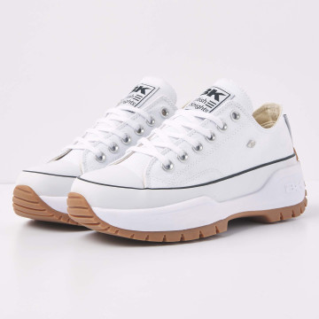  ALT Front view  B50-3717-01 KAYA LOW FLY LOW-TOP FEMALE