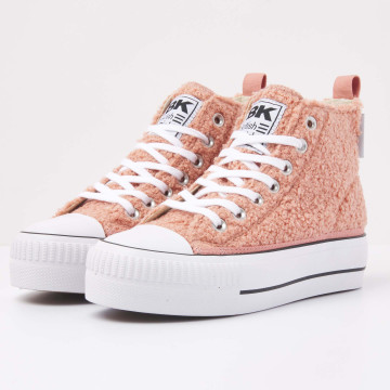  ALT Front view  B50-3723-04 KAYA MID HIGH-TOP FEMALE
