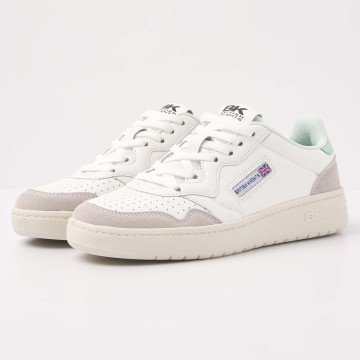  ALT Front view  B51-3618-01 NOORS LOW-TOP FEMALE