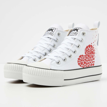  ALT Front view  B53-3722-01 KAYA MID HIGH-TOP FEMALE
