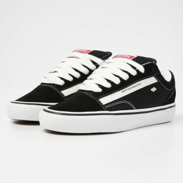  ALT Front view  B54-3723-01 MACK CHUNKY LOW-TOP FEMALE