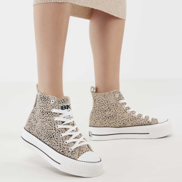 Model  B48-3718-02 KAYA MID HIGH-TOP FEMALE