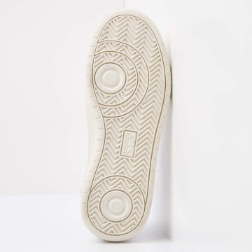 Bottom view  B49-3620-06 JURA LOW-TOP FEMALE