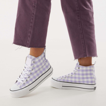 Model  B49-3712-01 KAYA MID HIGH-TOP FEMALE
