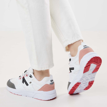 Model  B51-3610-02 RAVEL LOW-TOP FEMALE