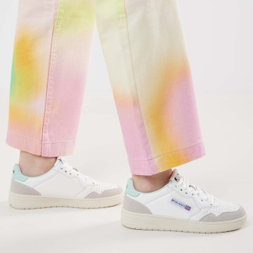 Model  B51-3618-01 NOORS LOW-TOP FEMALE