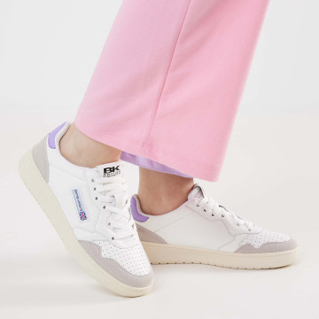 Model  B51-3618-02 NOORS LOW-TOP FEMALE