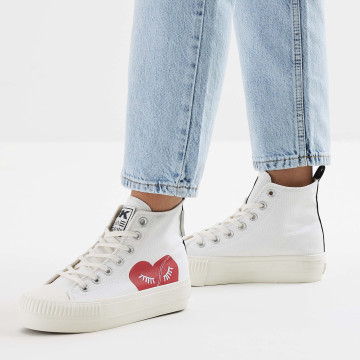 Model  B52-3705-03 KAYA MID HIGH-TOP FEMALE
