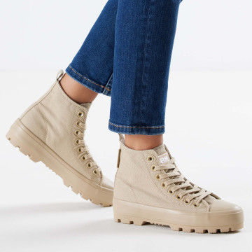 Model  B53-3702-01 KAYA DSRT HIGH-TOP FEMALE