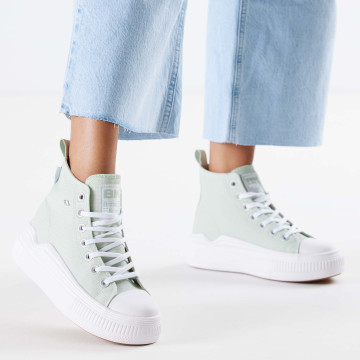 Model  B53-3710-03 KAYA FLOW MID HIGH-TOP FEMALE