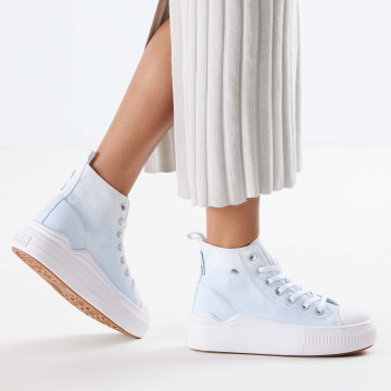 Model  B53-3712-03 KAYA FLOW MID HIGH-TOP FEMALE