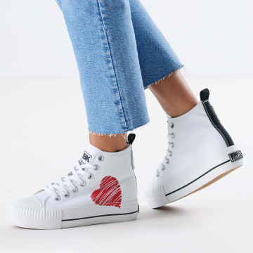 Model  B53-3723-01 KAYA MID HIGH-TOP FEMALE